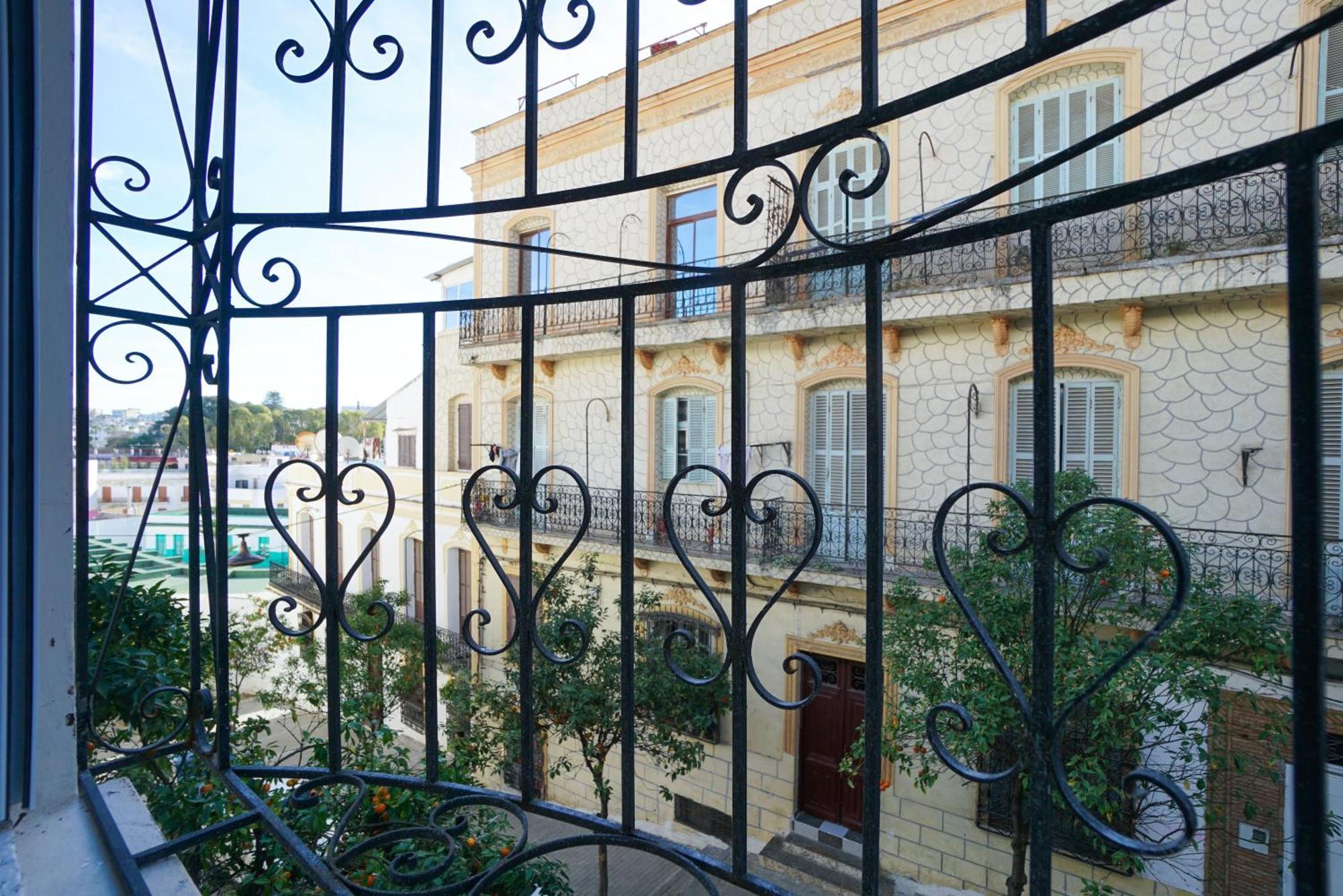 Dar Amr Apartment Tangier Bagian luar foto